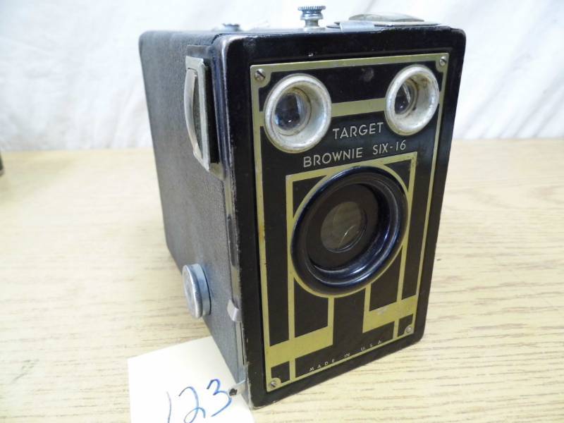lot 123 image: Target Brownie Six-16 Camera