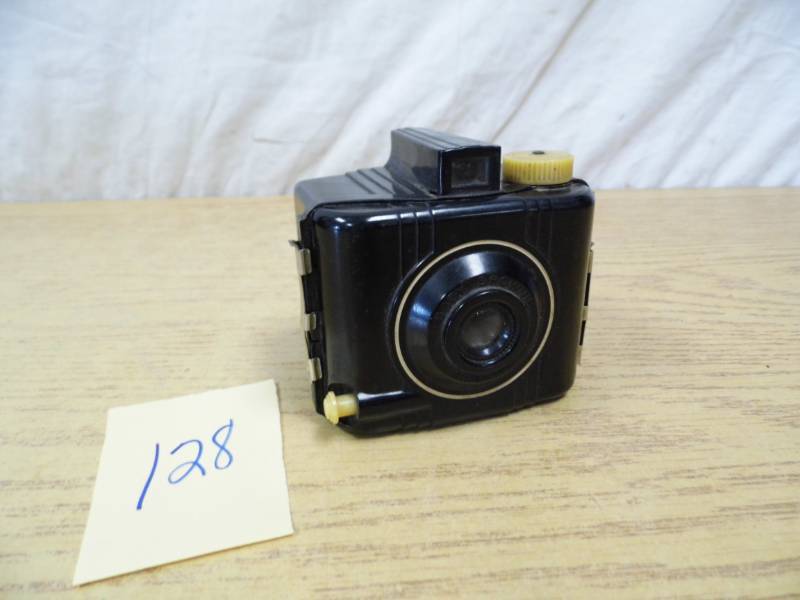 lot 128 image: Baby Brownie Special Camera