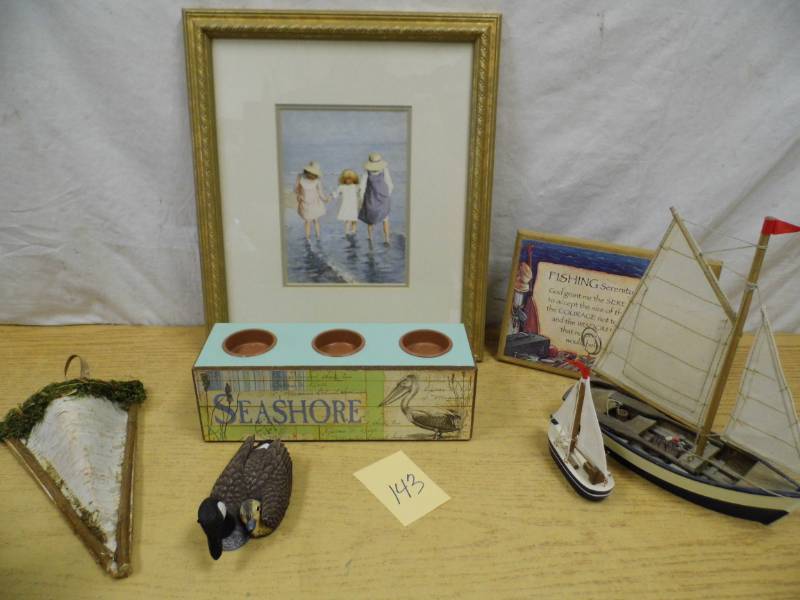 lot 143 image: Dcor