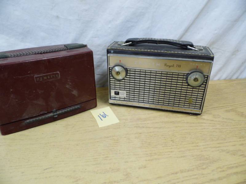 lot 161 image: 2 Zenith Radios