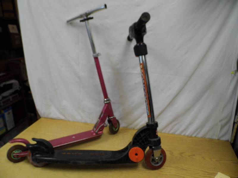 lot 163 image: Lot of 2 Scooters