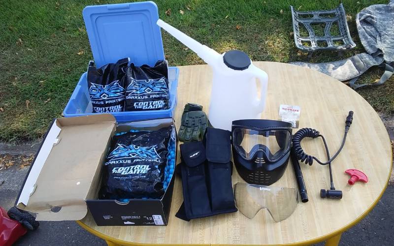 lot 7 image: Lot Of Paintball Related (Balls, Mask & Other Accessories)