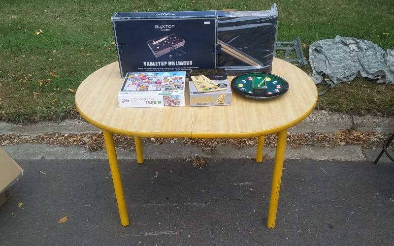lot 12 image: Oval Game Table & Assorted Games