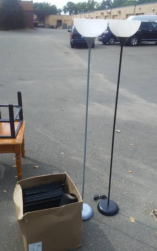 lot 13 image: 2-Floor Lamps, Box Of Wire Snap Together Cubes, 1-Black Rug