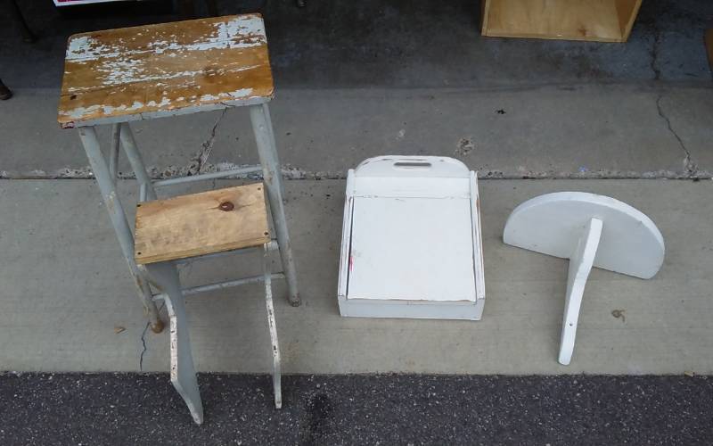 lot 43 image: Vintage Wood Step Stool (25), Little Wooden Lap Desk, Wood Wall Shelf (12-Round)