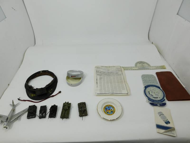 lot 20 image: Military Collectibles
