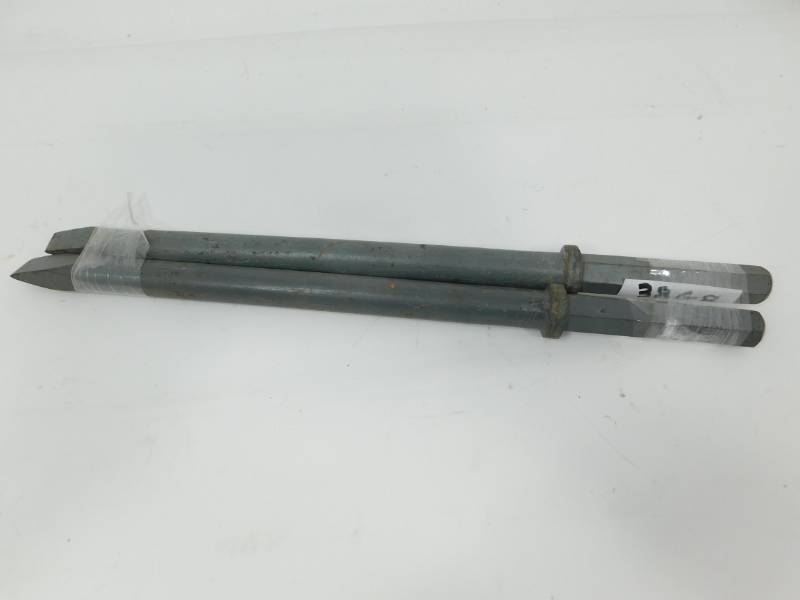 lot 50 image: Two 18 Hi-Duty 1 Narrow Chisels
