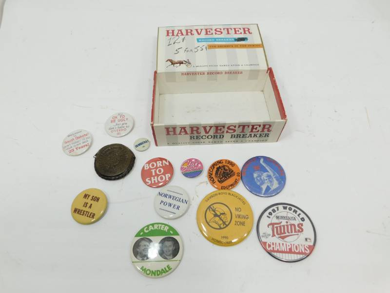 lot 55 image: Eleven Miscellaneous Buttons