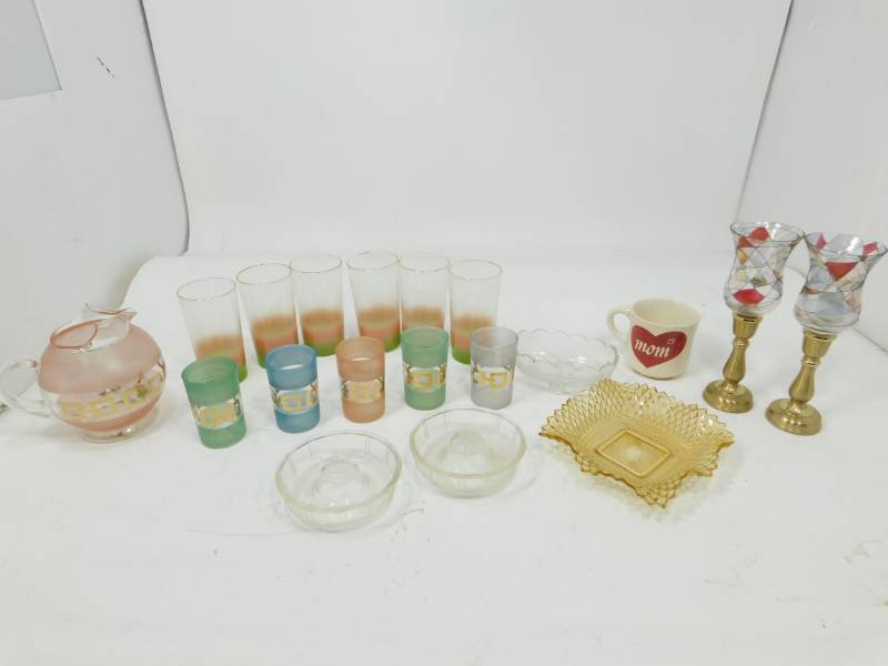 lot 59 image: Miscellaneous Glass Items