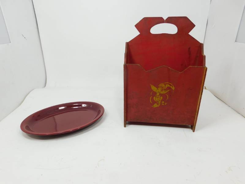 lot 88 image: Red Vintage Magazine Rack & A Glass Platter