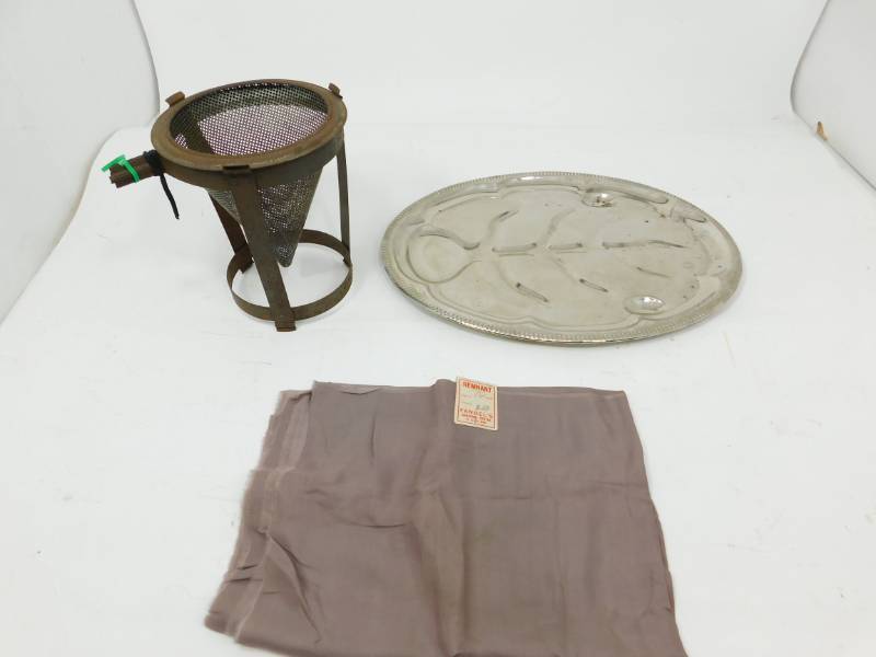 lot 89 image: Vintage Items