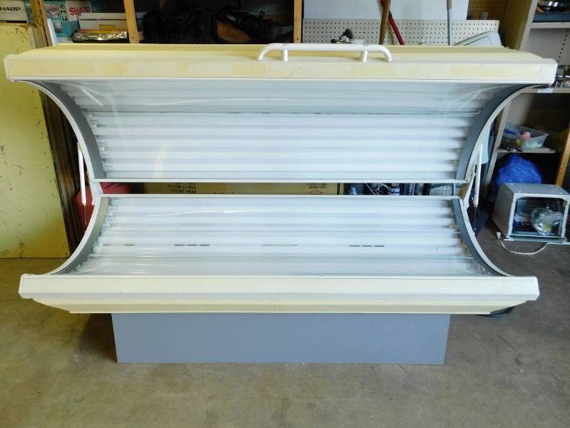 lot 1 image: SunQuest Pro 24SB Tanning Bed