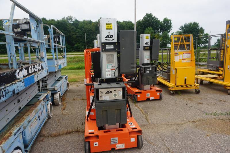 2002 JLG Model 12SP ElectricHydraulic Man Lift