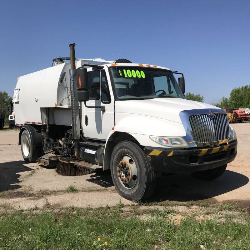 2003 International 4300 Commercial Street Sweeping Truck
