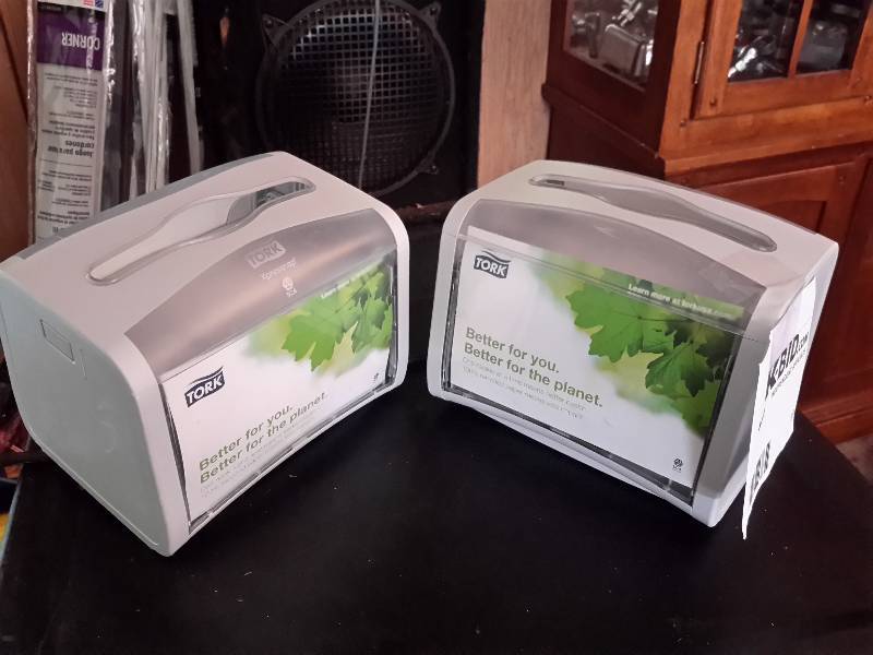 lot 73 image: 2, like new tork, napkin holders