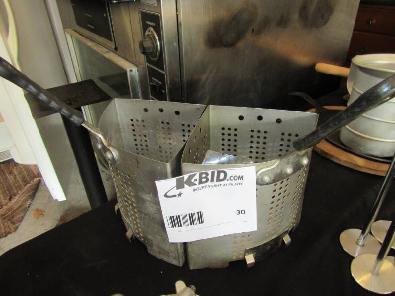 lot 30 image: 2, Stainless Food Pan Baskets, Each 14 pan