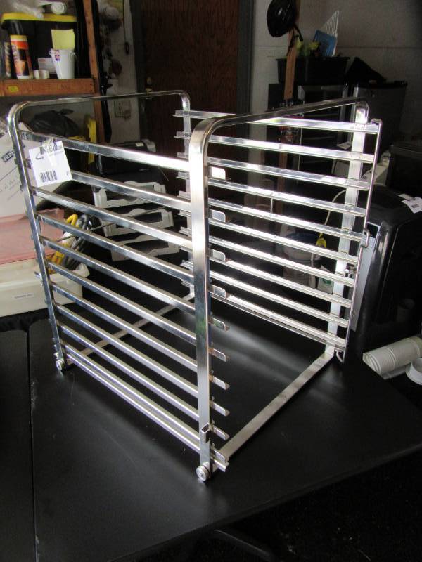 lot 21 image: Table Top Hotel Pan Rack