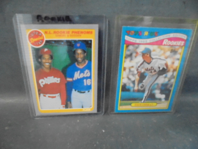 lot 4 image: NFL, NBA, and MLB Sports Cards - Rookies