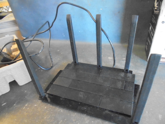 lot 8 image: HDTV Antenna with WIFI Extender