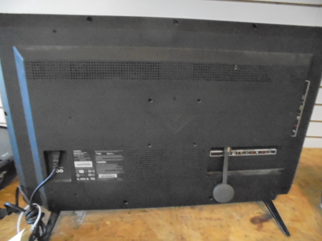 lot 14 image: LCD TV