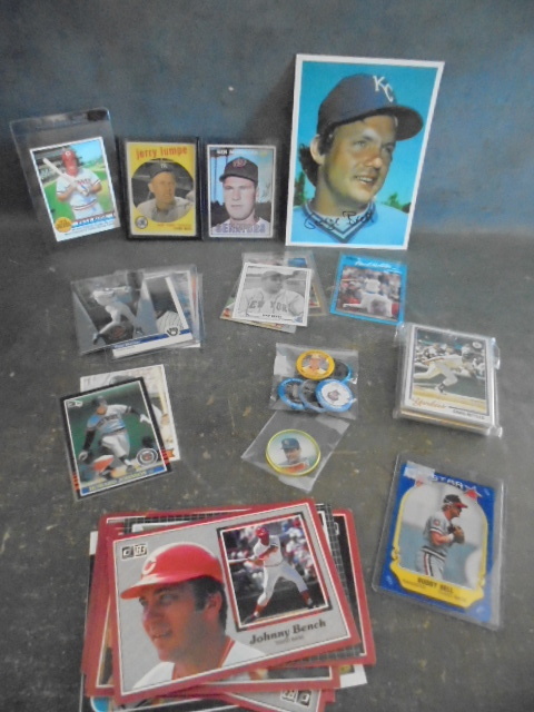 lot 18 image: MLB 3rd Basemen Baseball Cards and Pins with Brett, McMullen and More
