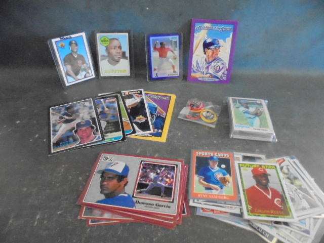lot 20 image: MLB 2nd Basemen Baseball Cards, Pins and Postcards with 1969 Joe Morgan