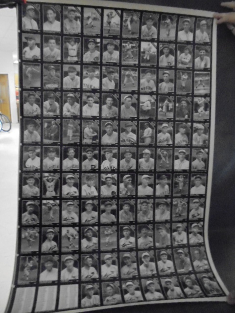 lot 28 image: Uncut Baseball Cards