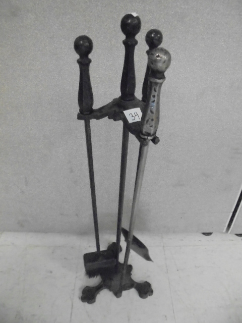 lot 34 image: Fireplace Tool Set