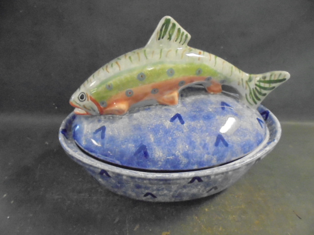 lot 71 image: Casserole Dish