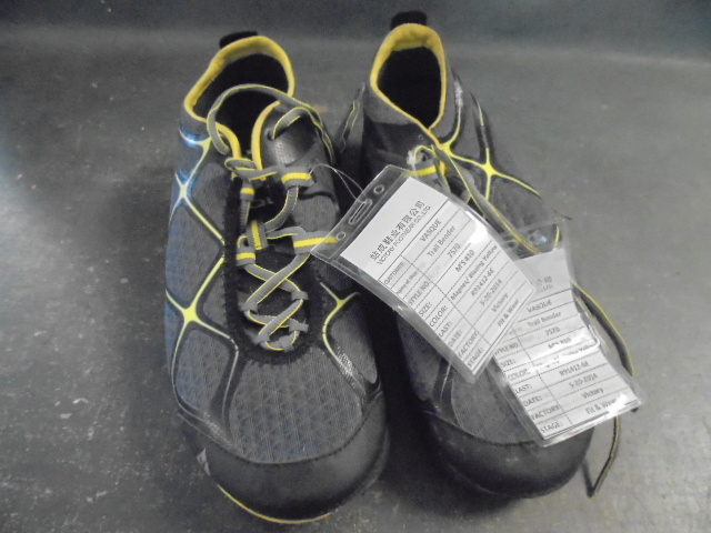 lot 72 image: Running Shoes
