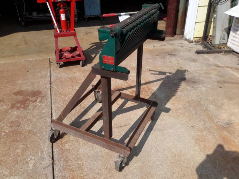 lot 3 image: TennSMITH Cleatbender