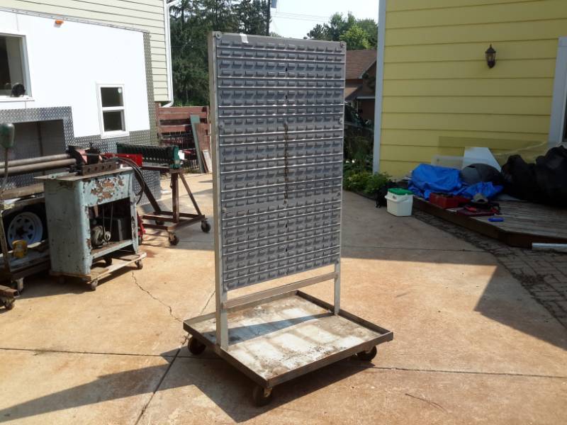 lot 7 image: Moveable Workshop Shelf