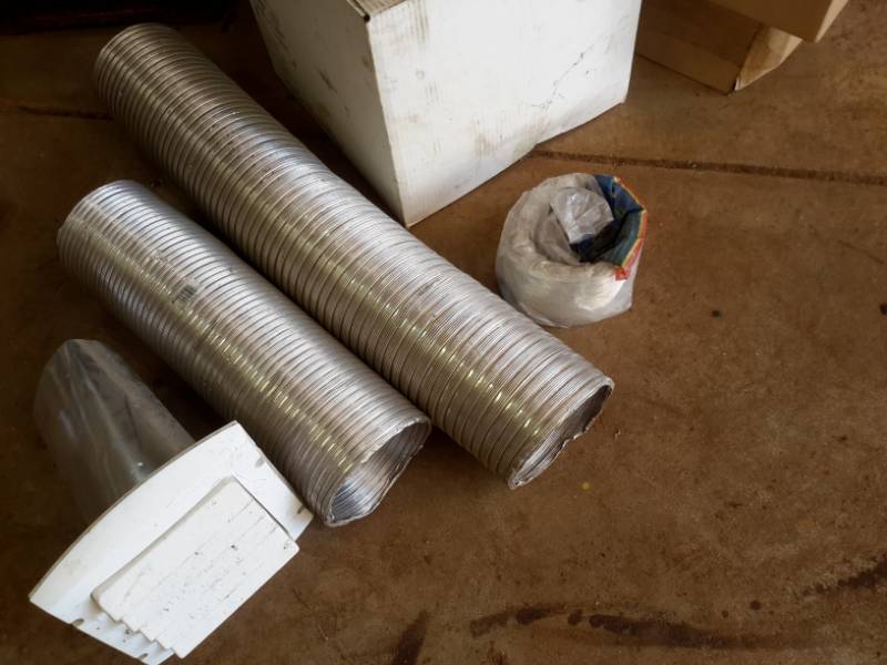 lot 60 image: Ventilateur L18 Blower, Other Ventilation Items, Tubes, Ducts, Stripping