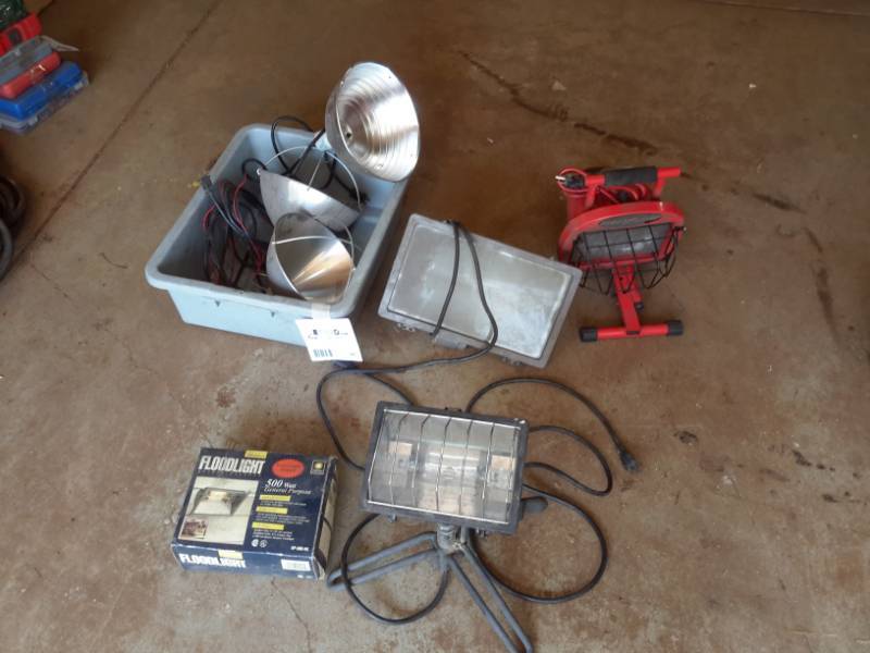 lot 98 image: Lot of Shop Lights and Floodlights, Please See Close-Ups