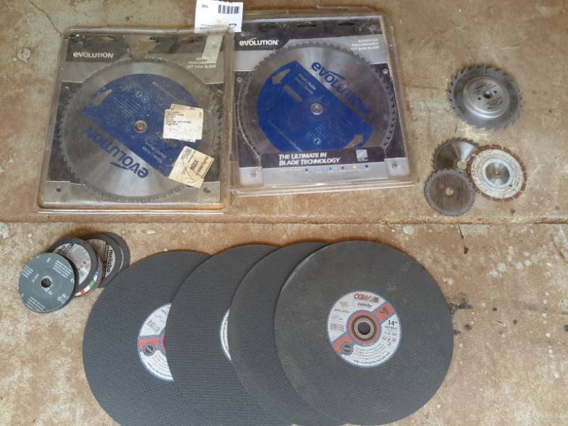 lot 100 image: Lot of Metal Cutting Saw Blades