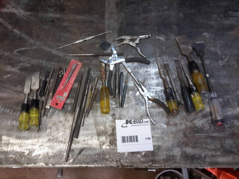 lot 149 image: Various Chisels, Nail Sets and Scrapers Please See Close-Ups