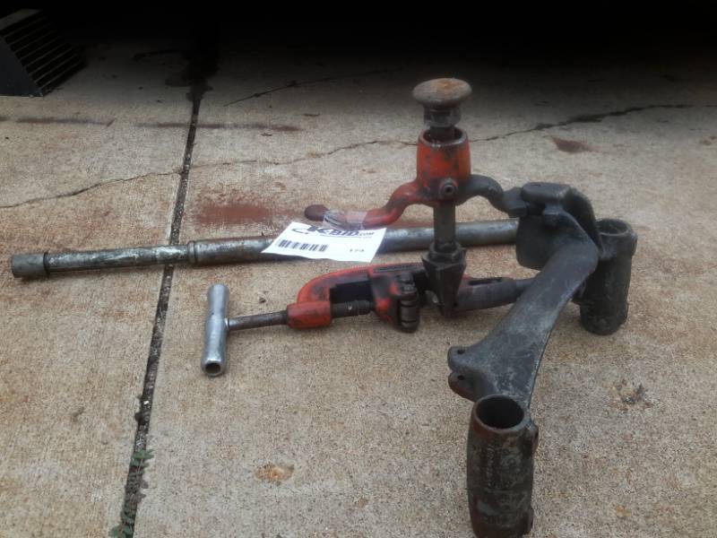 lot 174 image: Looks Like a Ridgid Pipe Reamer Device
