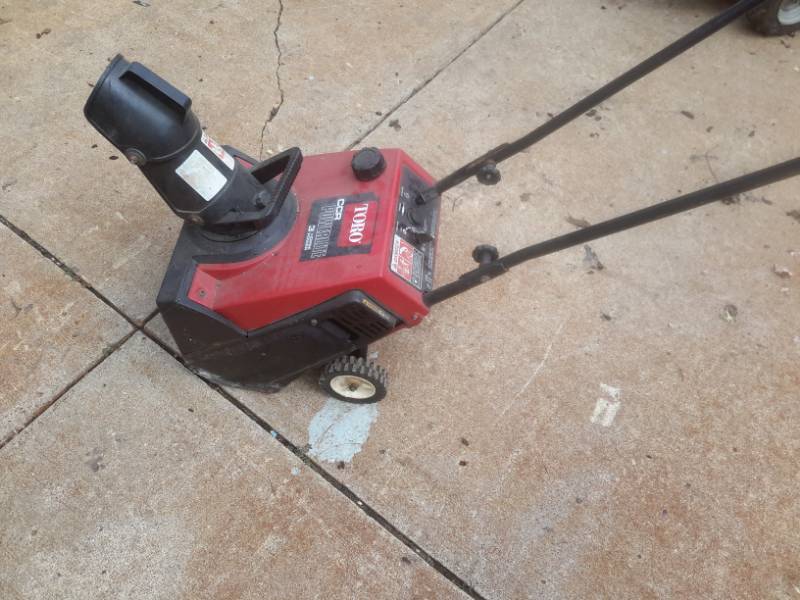 lot 169 image: Toro CCP Powerlite Snow Blower