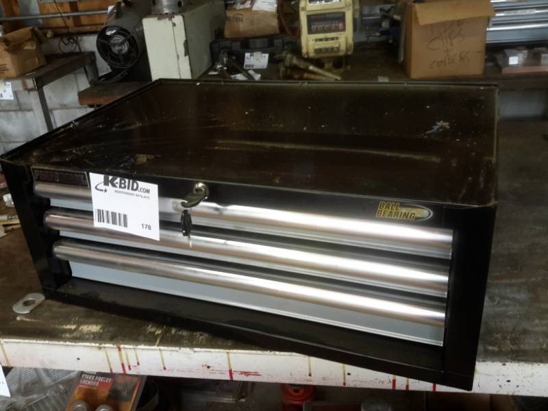 lot 178 image: Three Drawer Tool Chest