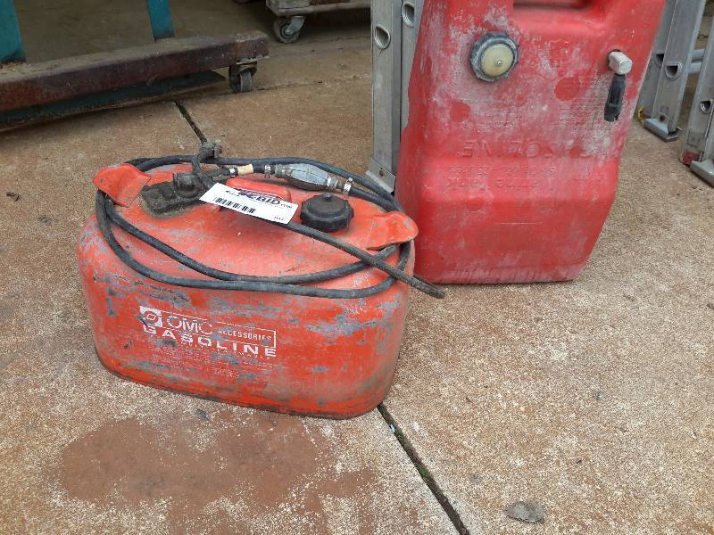 lot 207 image: 2 Gas Cans
