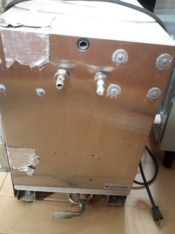 lot 211 image: Blizzard 29 Beer System