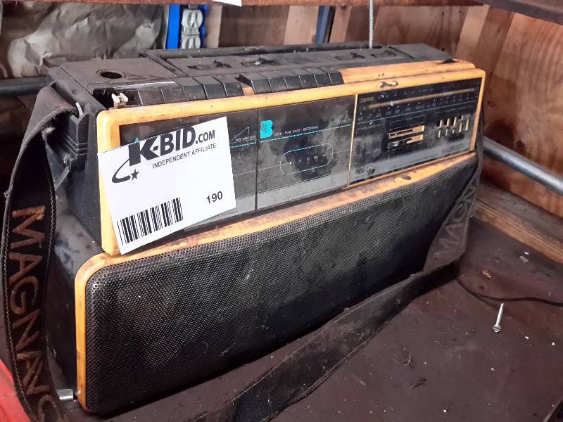 lot 190 image: Magnavox D8300 Stereo