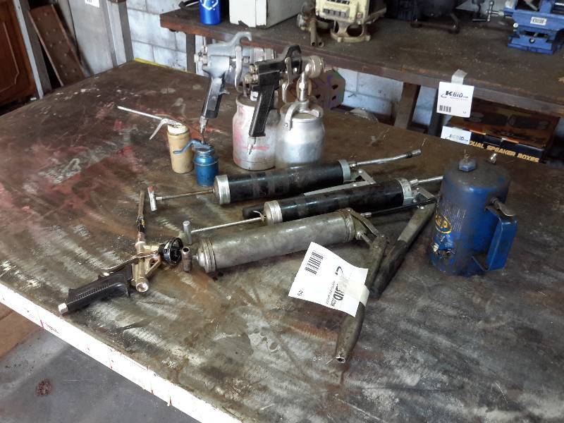 lot 49 image: Lot of Grease Guns and Sprayers