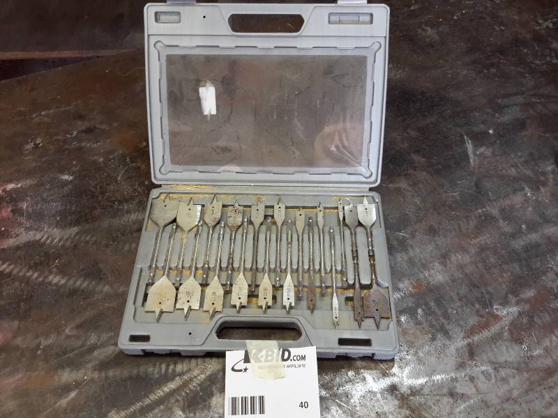 lot 40 image: Full Spade Bit Set