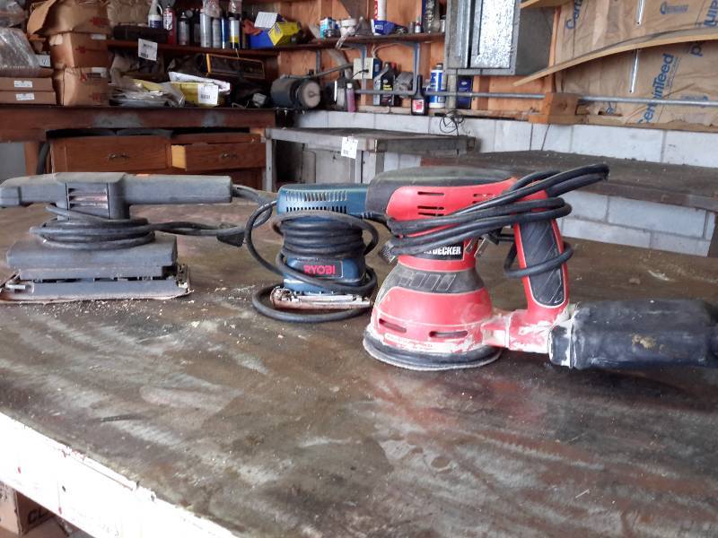 lot 21 image: 3 Small Sanders, Black & Decker, Ryobi