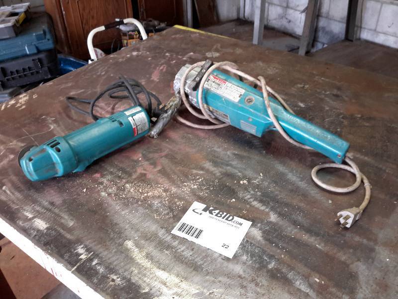 lot 22 image: 1 Makita Disc Grinder, 1 Makita Sander