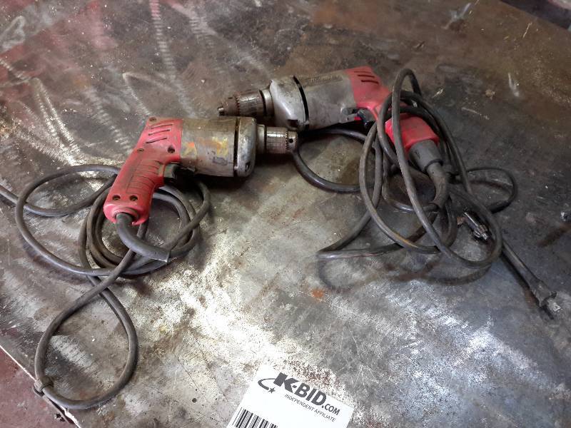 lot 24 image: 2 Milwaukee Hole Shooters, Drill Drivers
