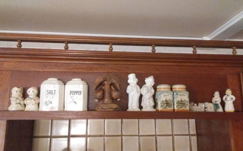 lot 4 image: Collection Of Salt & Pepper Shakers