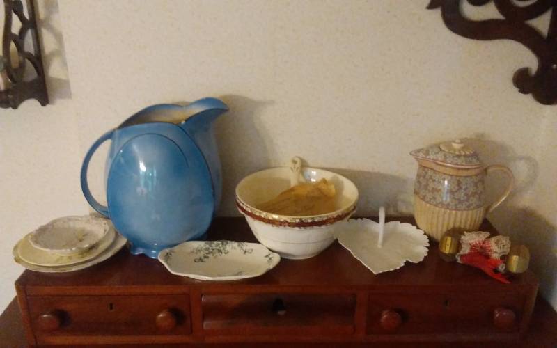 lot 9 image: Royal WintonEngland Large Blue Pitcher, Stetson 22 Kt Gold Rim Bowl, Other Vintage Dishes