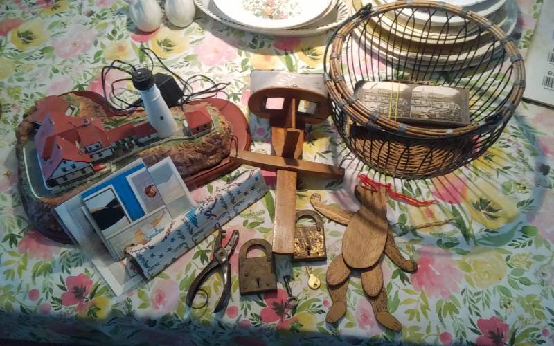 lot 21 image: Vintage Viewmaster & Slides, Old Locks, Stamps, Wicker Basket, Maine Light House